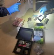 <b>157人落网!警方摧毁一特大吸贩毒网络</b>