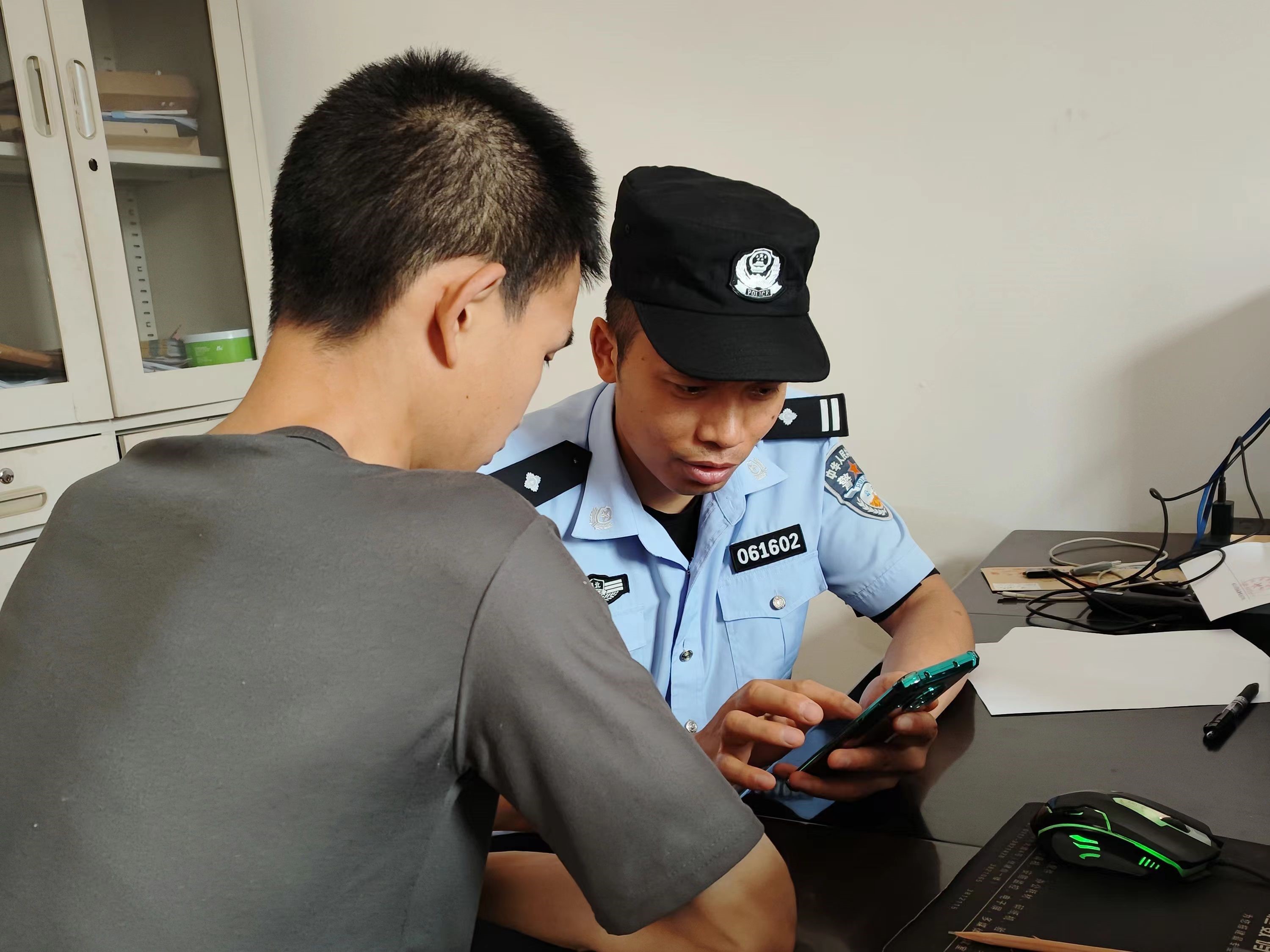 银行卡上3万元不翼而飞,远安民警迅速